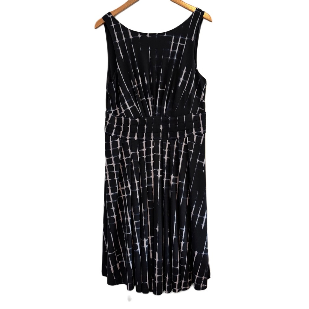 Donna Karan Navy Sleeveless Pleated Dress Size Large